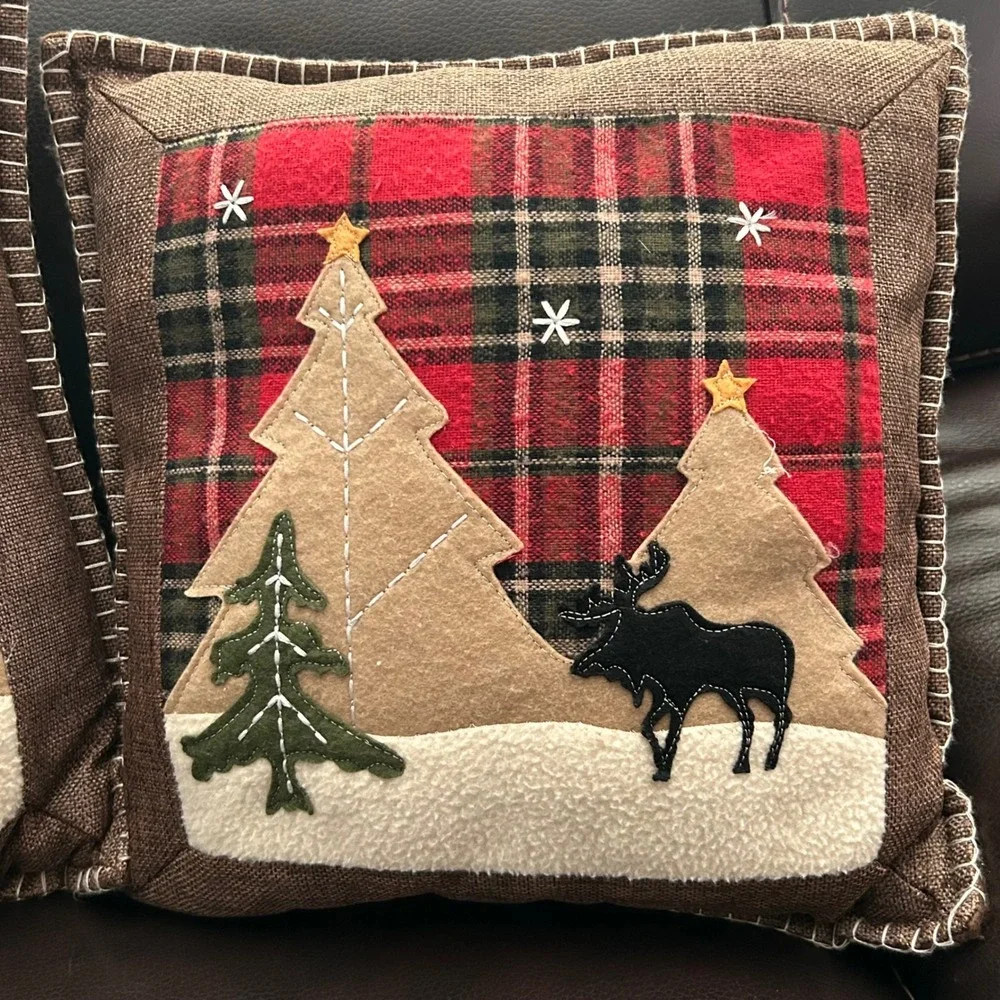 Christmas Moose Throw Pillows 13